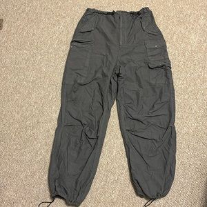 Medium urban outfitters iet frans… cargo/parachute pants